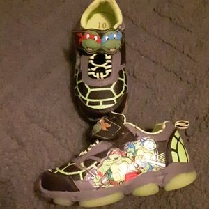 Size 10 toddler boys sneakers